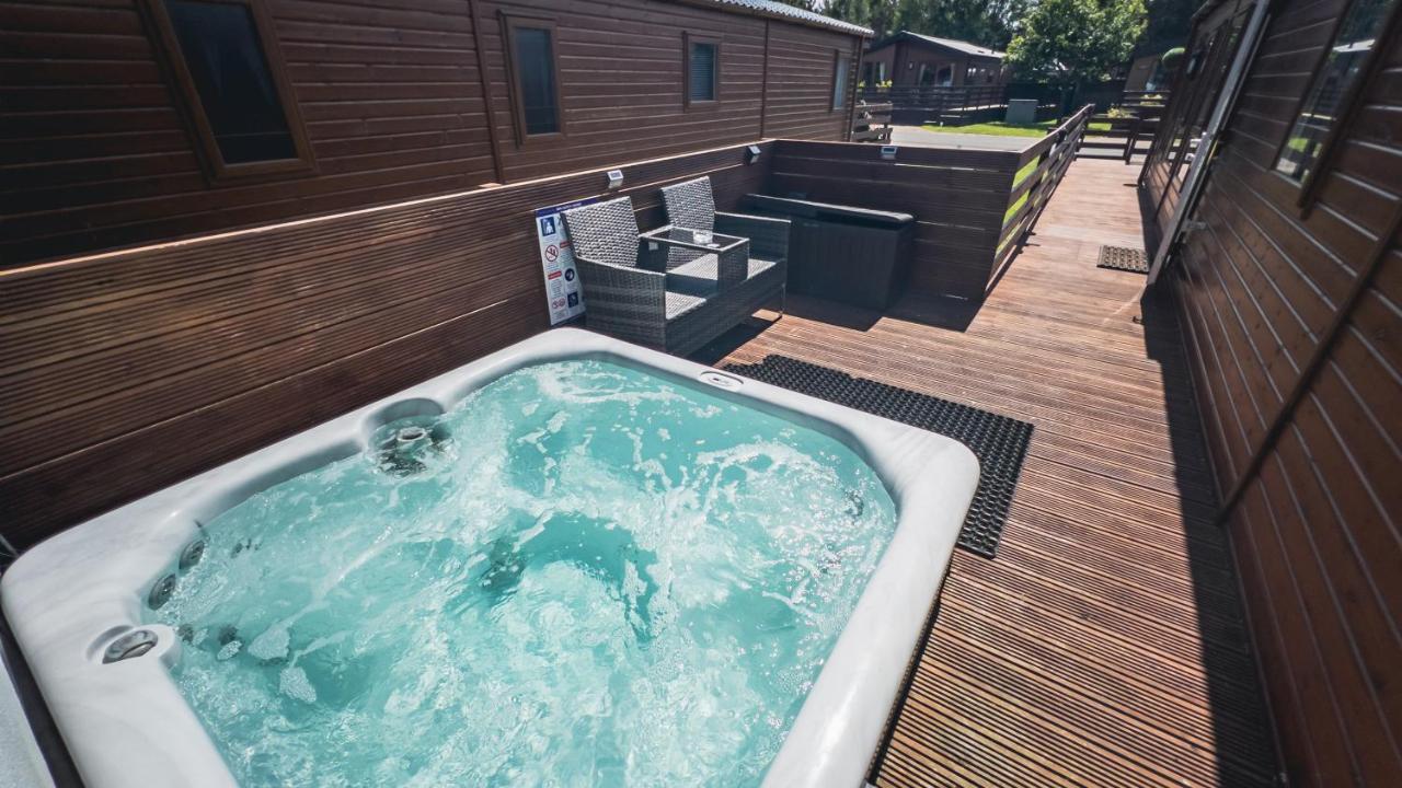 Hazel Oaks, Beautiful Lodge With Hot Tub - Sleeps 6 - Felmoor Park Morpeth Exterior foto