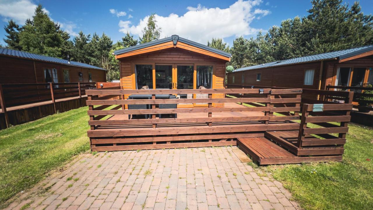 Hazel Oaks, Beautiful Lodge With Hot Tub - Sleeps 6 - Felmoor Park Morpeth Exterior foto